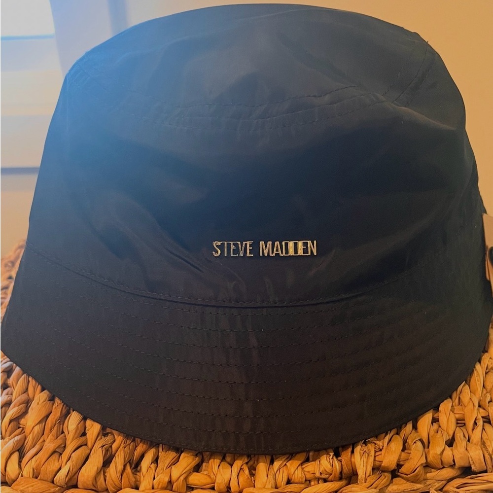 Steve Madden Dark Bucket Hat